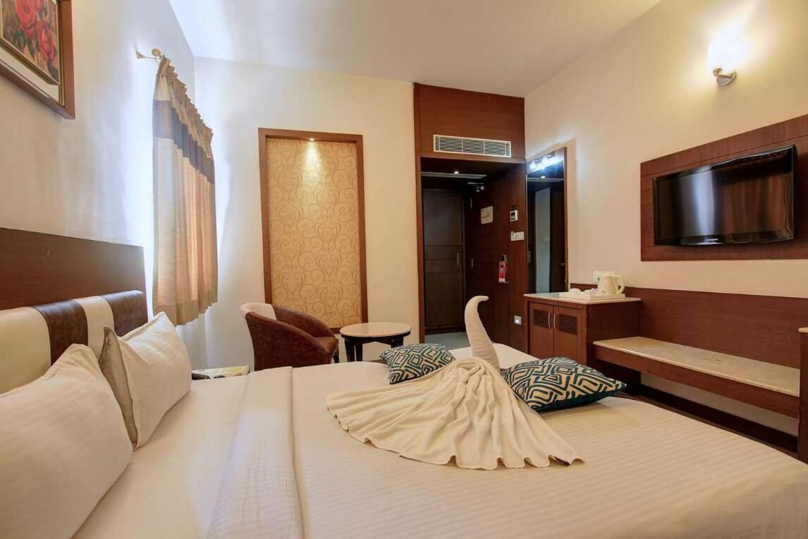 Hotel Prince Gardens Coimbatore Bagian luar foto