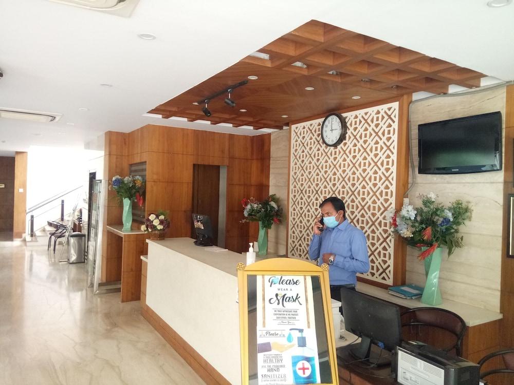 Hotel Prince Gardens Coimbatore Bagian luar foto