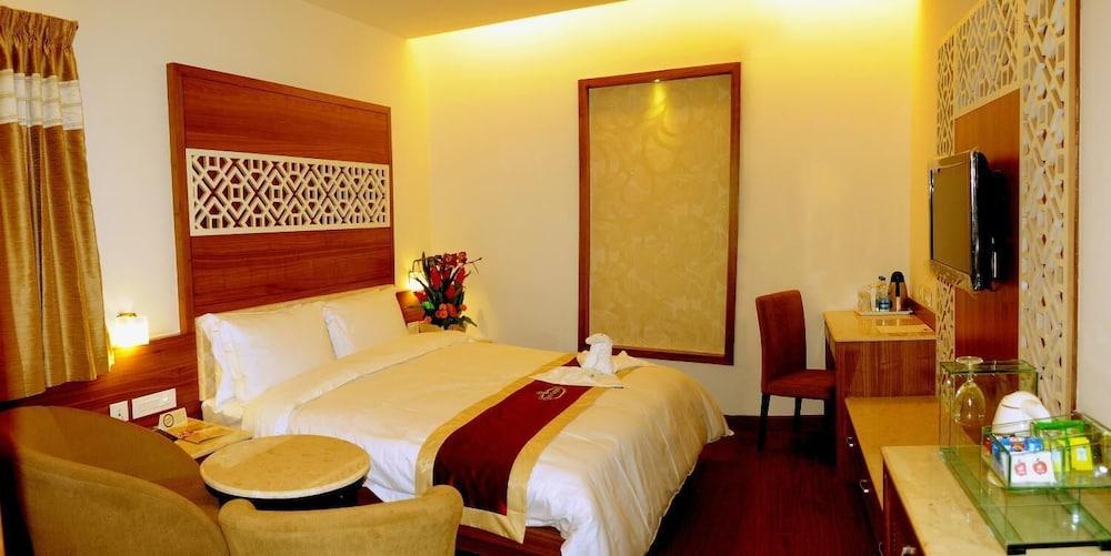 Hotel Prince Gardens Coimbatore Bagian luar foto