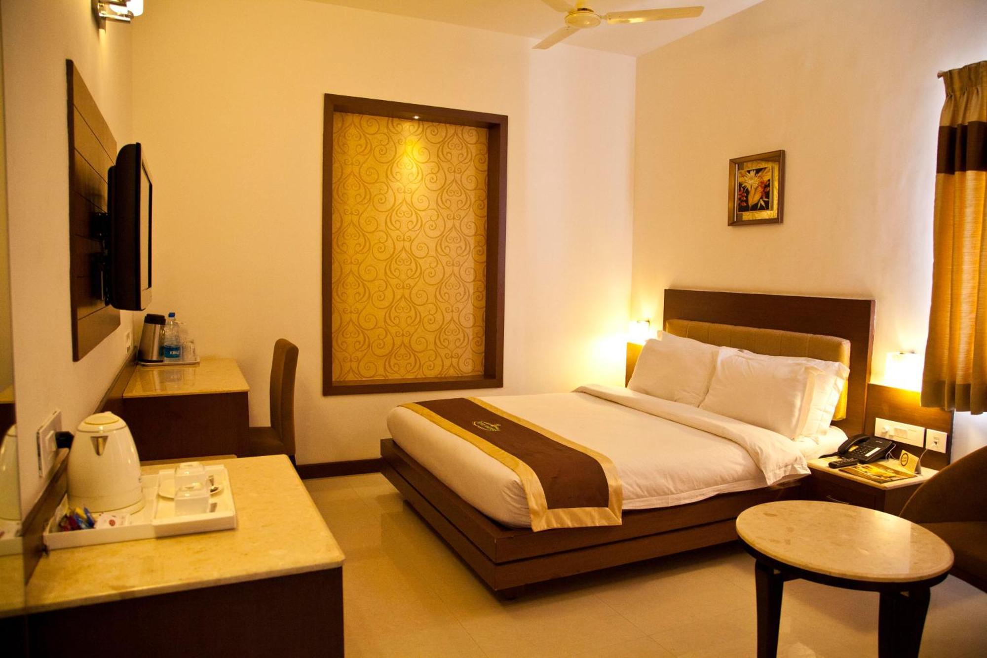 Hotel Prince Gardens Coimbatore Bagian luar foto