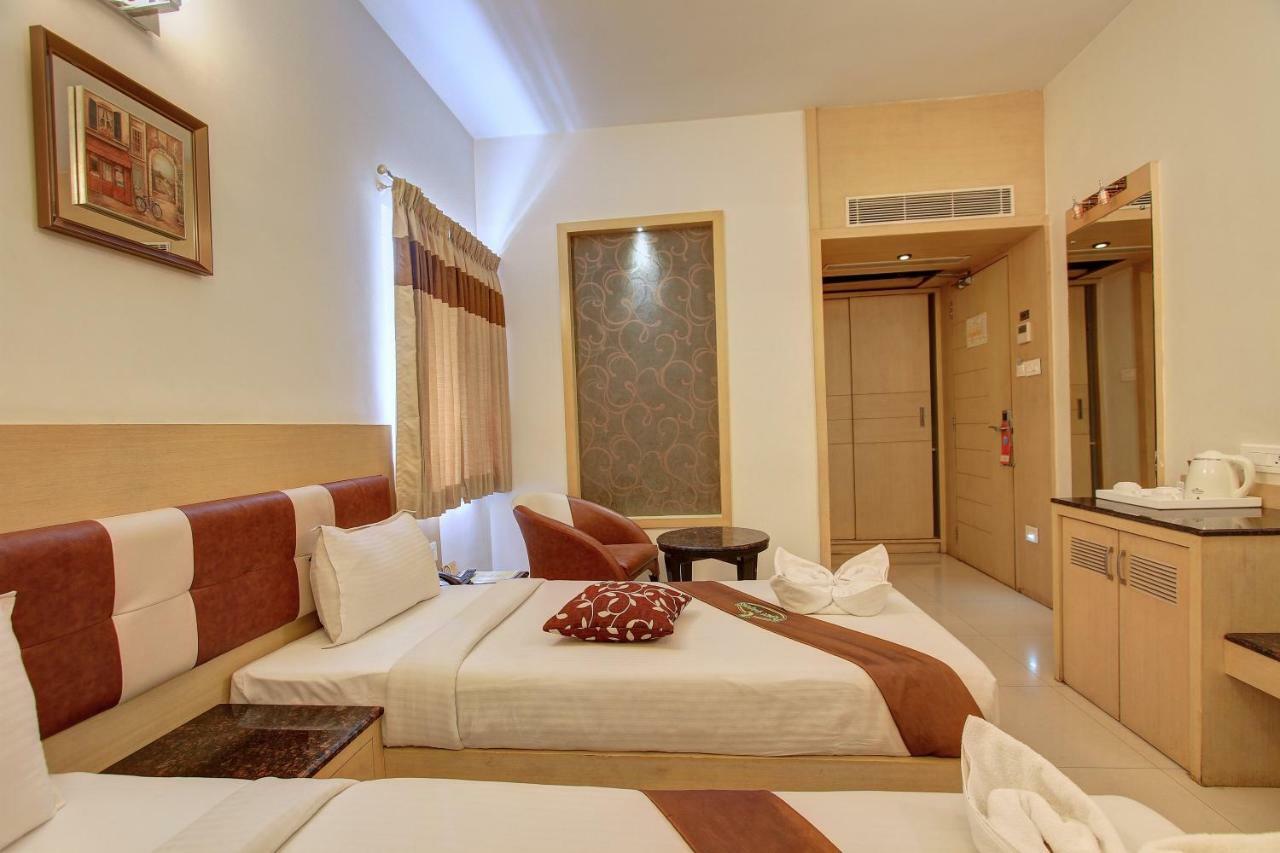 Hotel Prince Gardens Coimbatore Bagian luar foto